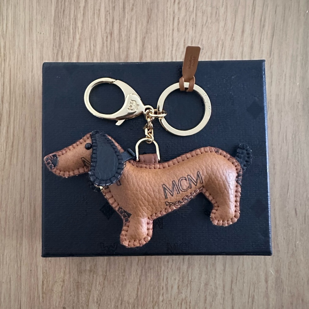 MCM Dog Bag Charm - Picture 7 of 9